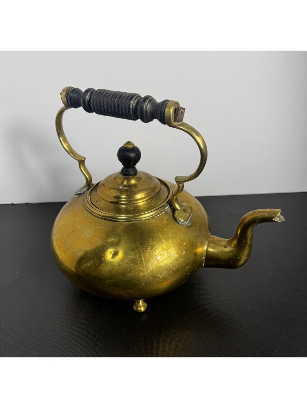 Vtg BRASS TEAPOT Tri-Footed Rustic Cabin Deco CottageCore Water Tea Kettle 1950s